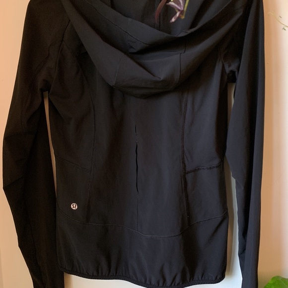 Lululemon Anorak - Picture 2 of 4
